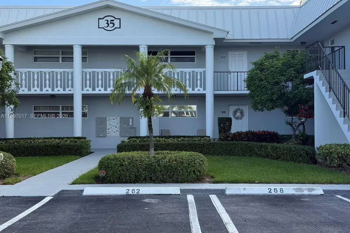 35 Colonial Club Dr # 203, Boynton Beach FL 33435