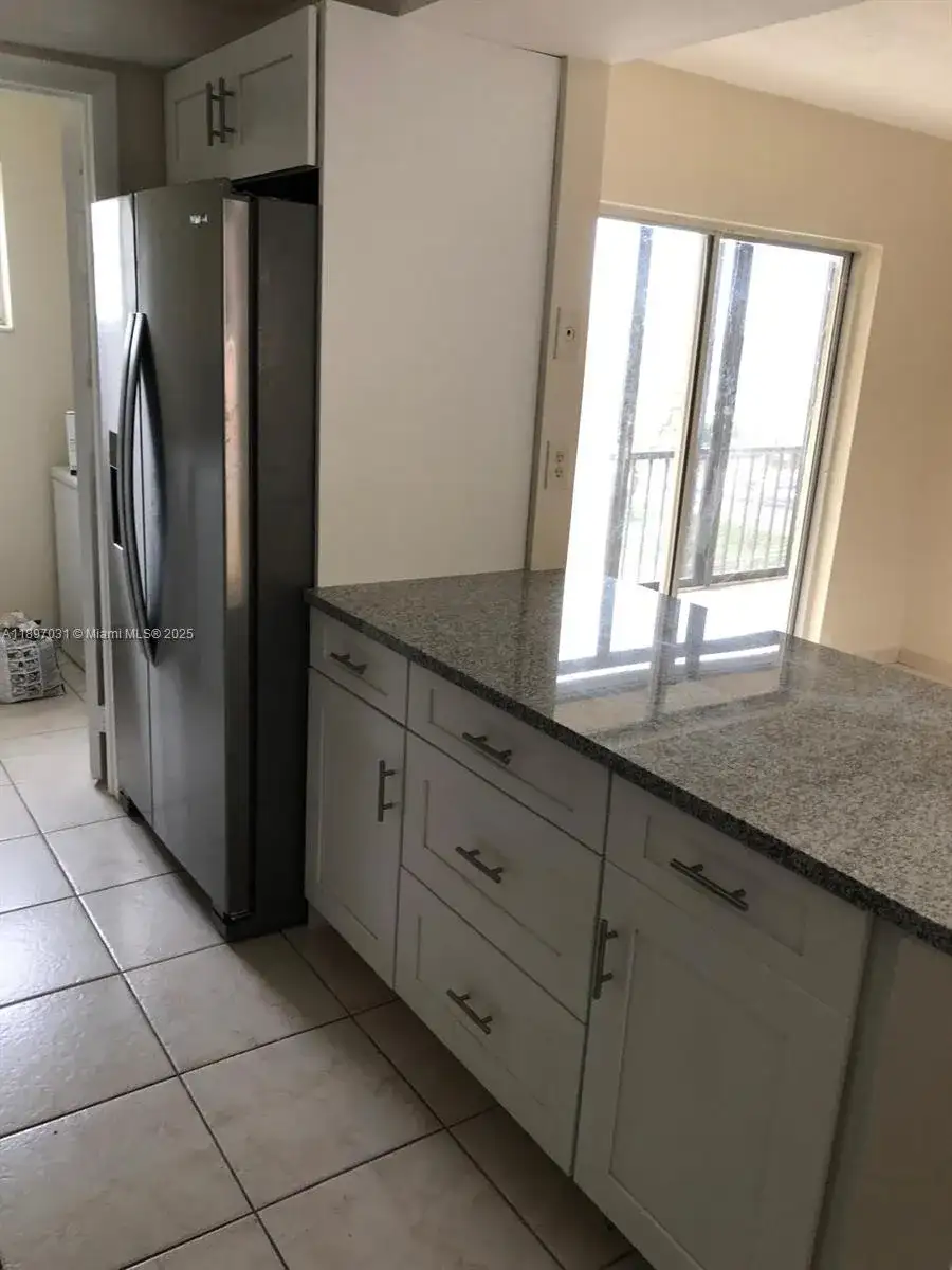 8401 SW 107th Ave # 313E, Miami FL 33173 photo 3