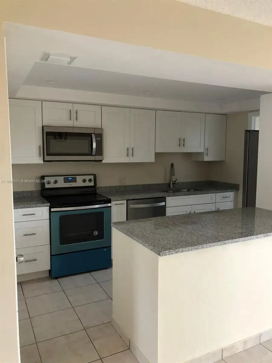 8401 SW 107th Ave # 313E, Miami FL 33173 photo 4