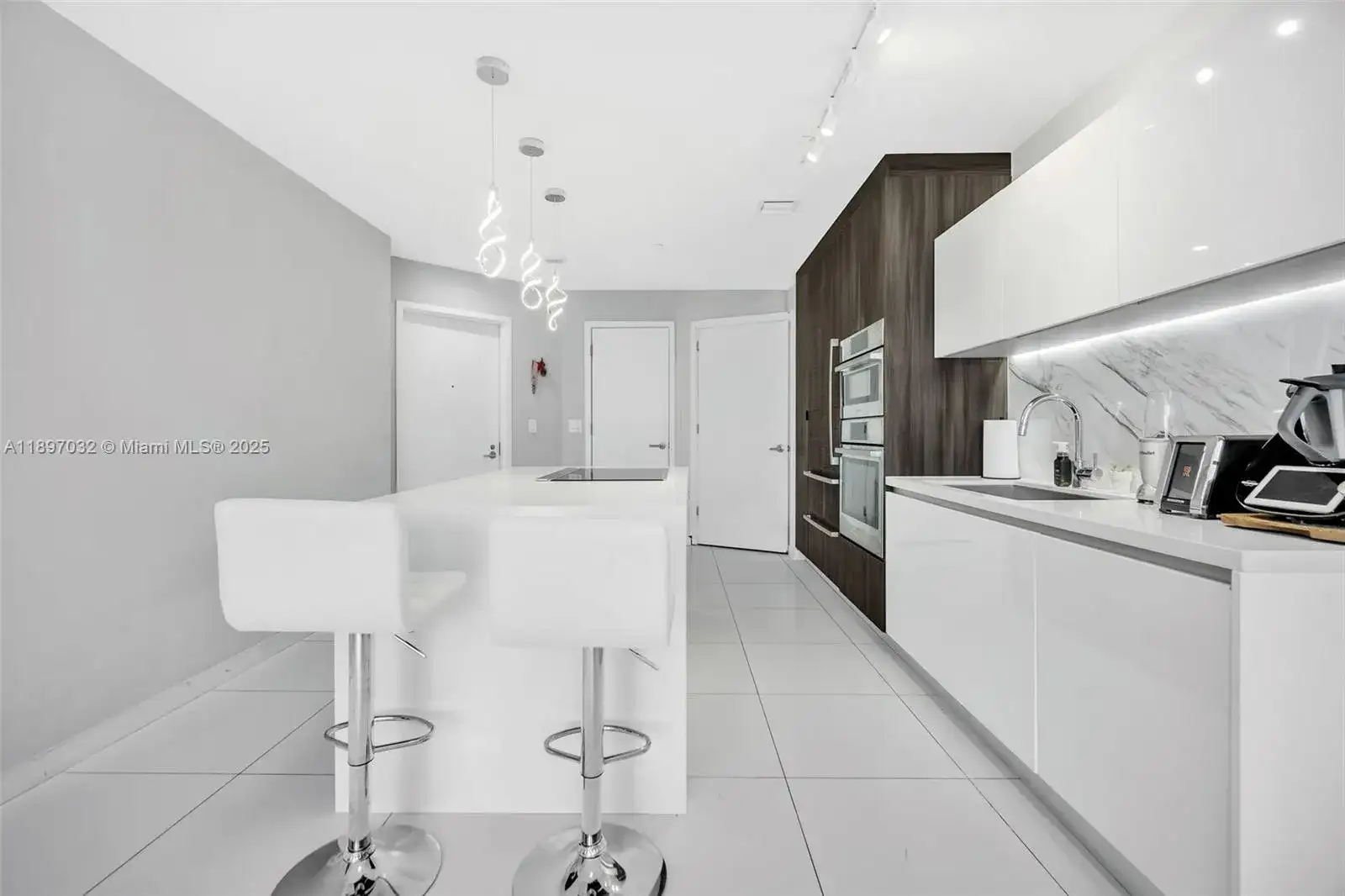 851 NE 1st Ave # 806, Miami FL 33132 photo 5