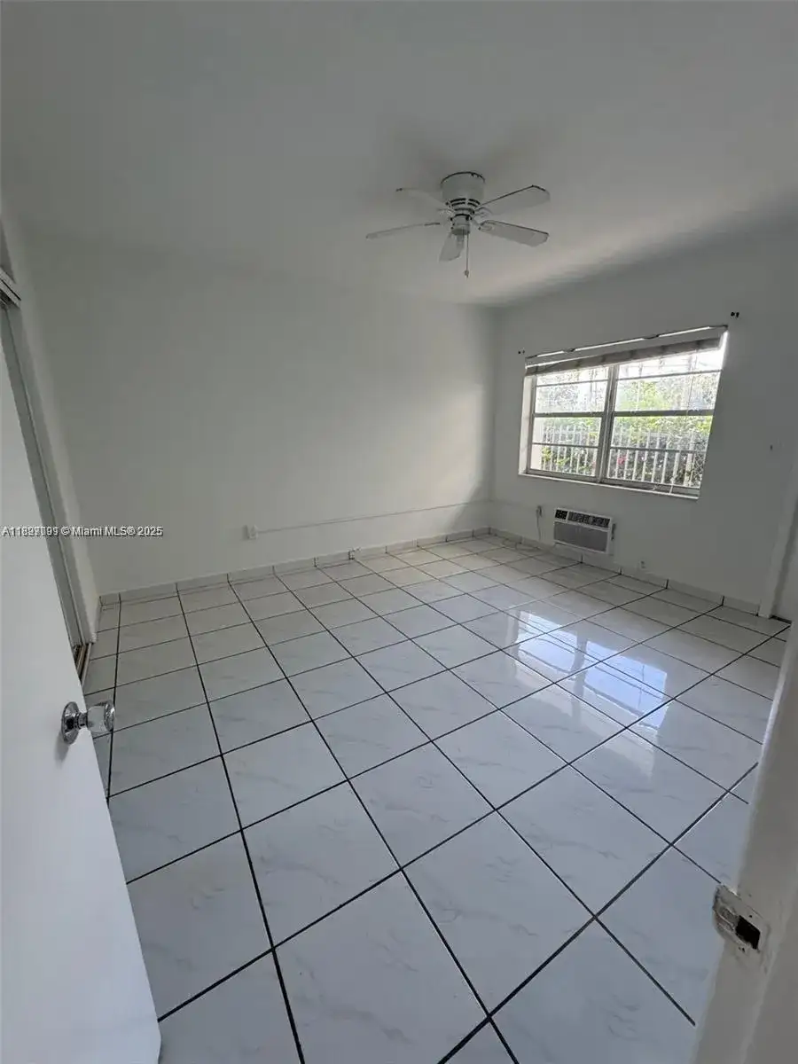 8040 Tatum Waterway Dr # 3, Miami Beach FL 33141 photo 5