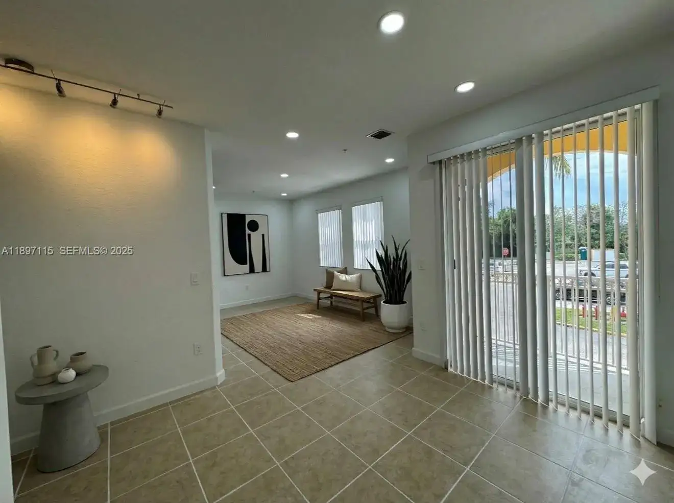 10012 NW 7th St # 208, Miami FL 33172 photo 3