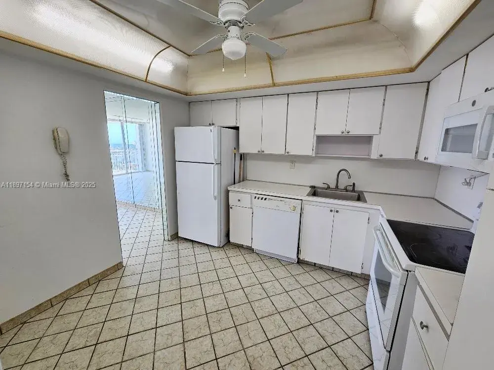 18031 Biscayne Blvd # 1703, Aventura FL 33160