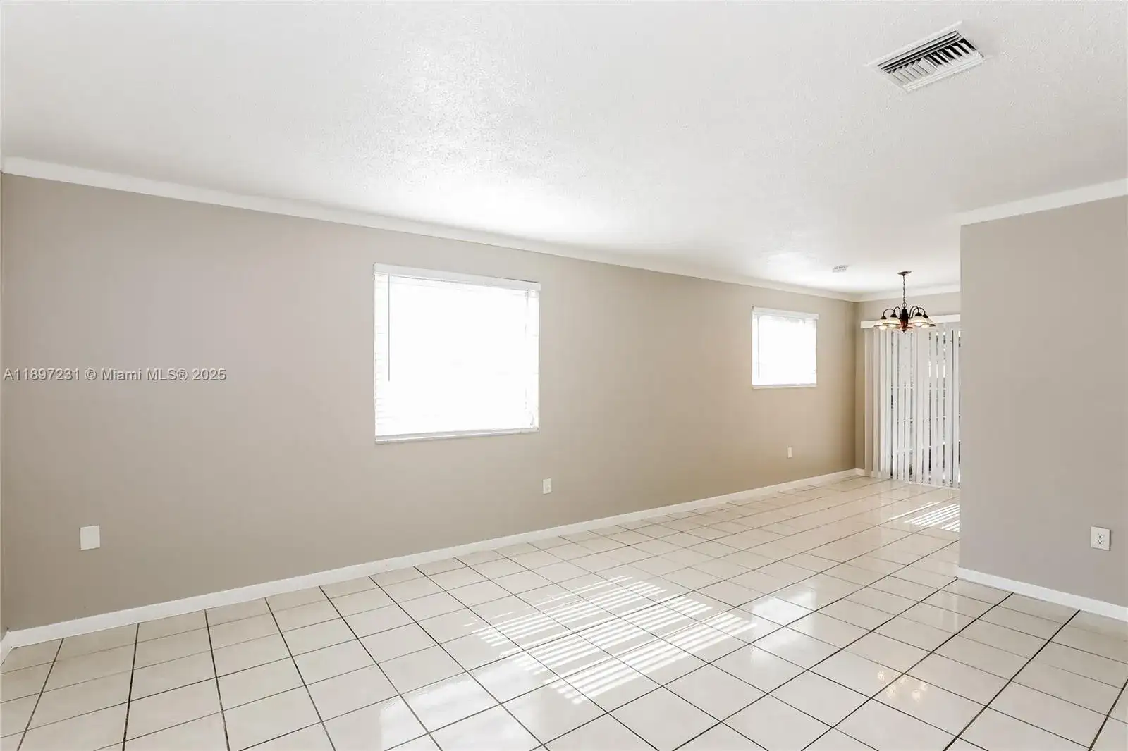 381 NE 164th St # 0, Miami FL 33162 photo 2