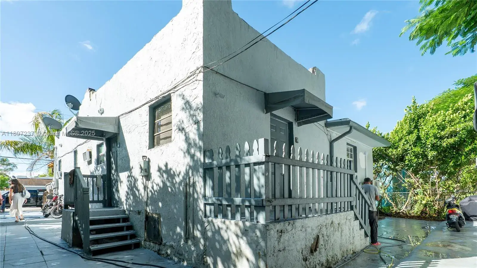 1177 NW 30th St, Miami FL 33127