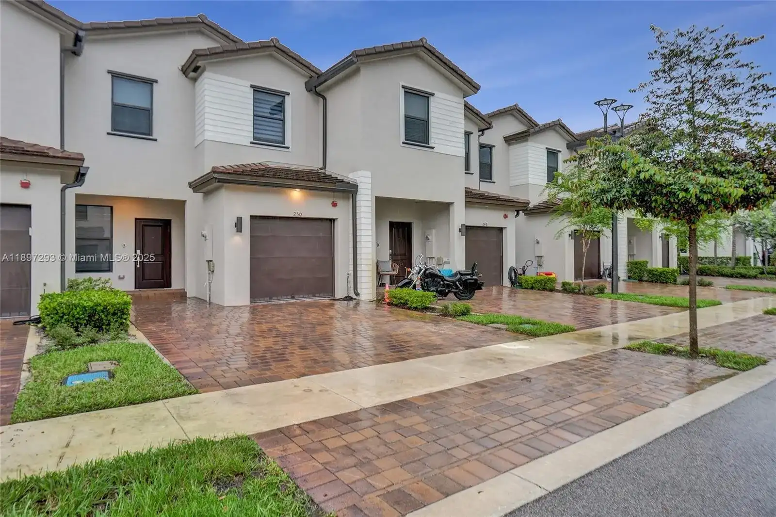 250 SW 159th Ct # 250, Pembroke Pines FL 33027 photo 2