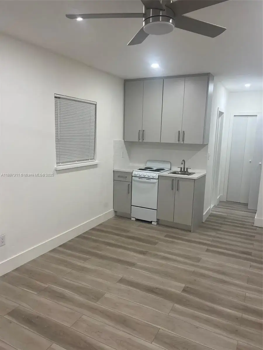 2181 NE 167th St # 2189, North Miami Beach FL 33162