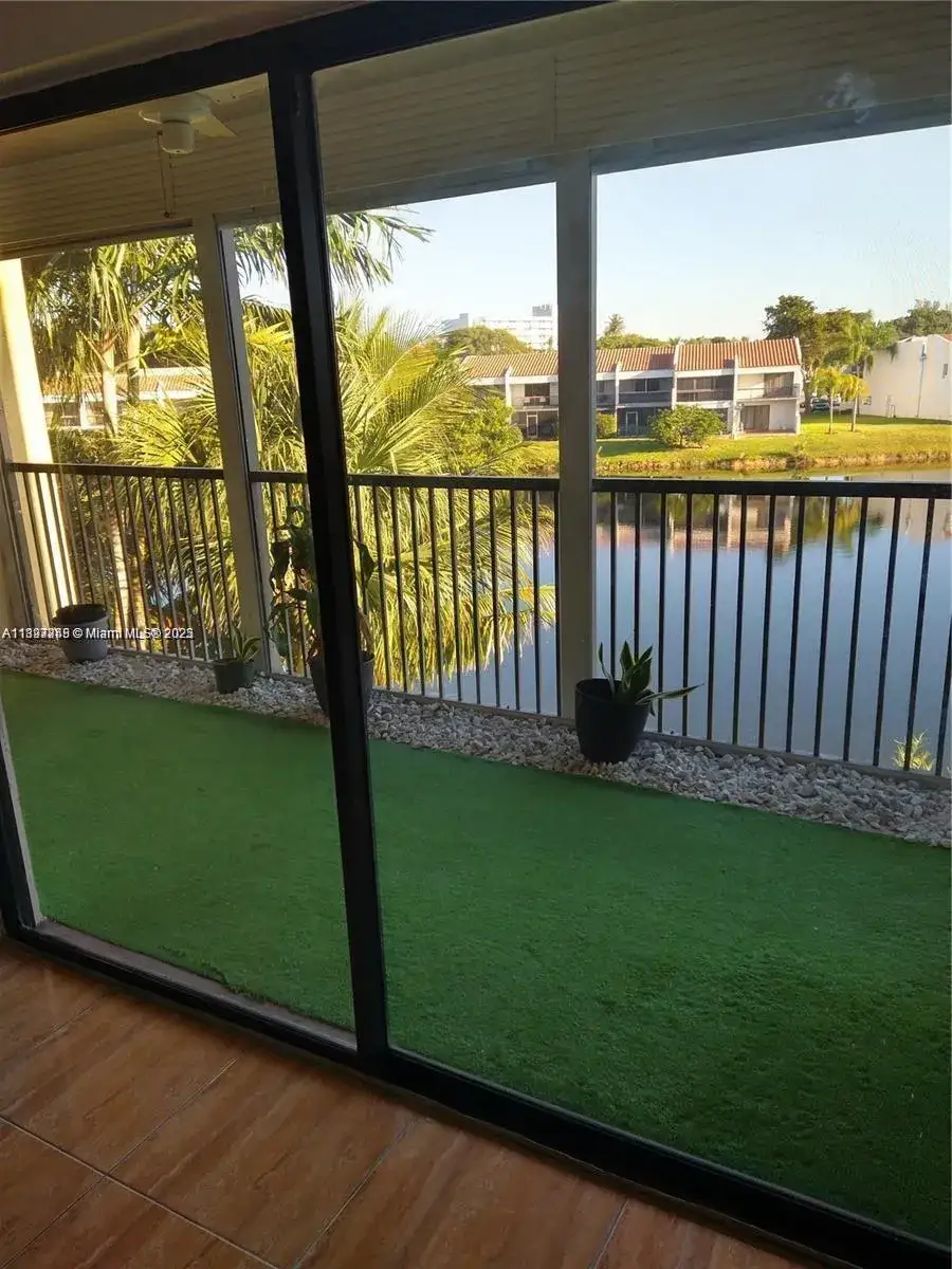 6575 W Oakland Park Blvd # 308, Lauderhill FL 33313