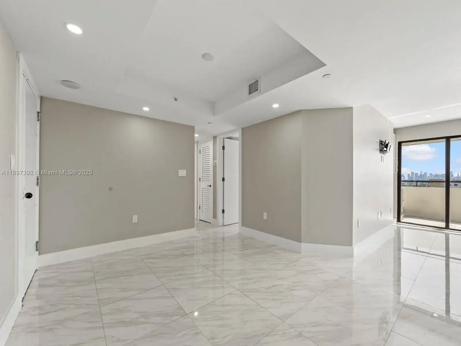 911 E Ponce De Leon Blvd # 1601, Coral Gables FL 33134 photo 4