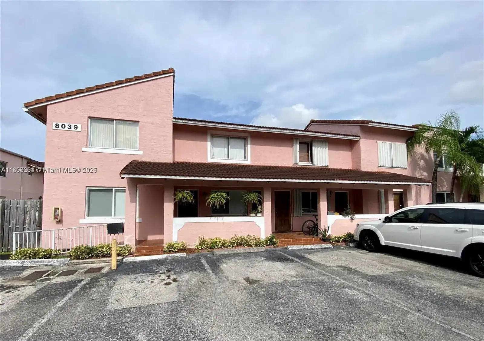8039 Lake Dr # 201, Doral FL 33166 photo 2