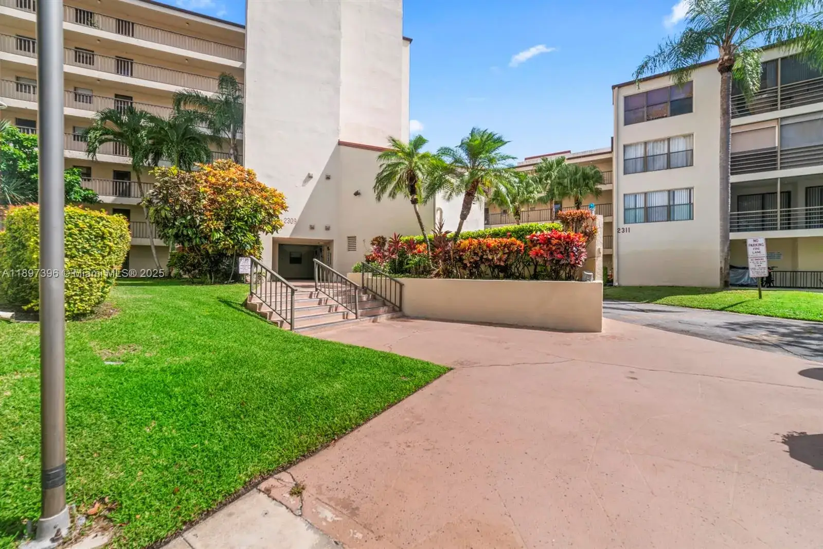 2311 S Cypress Bend Dr # 217A, Pompano Beach FL 33069