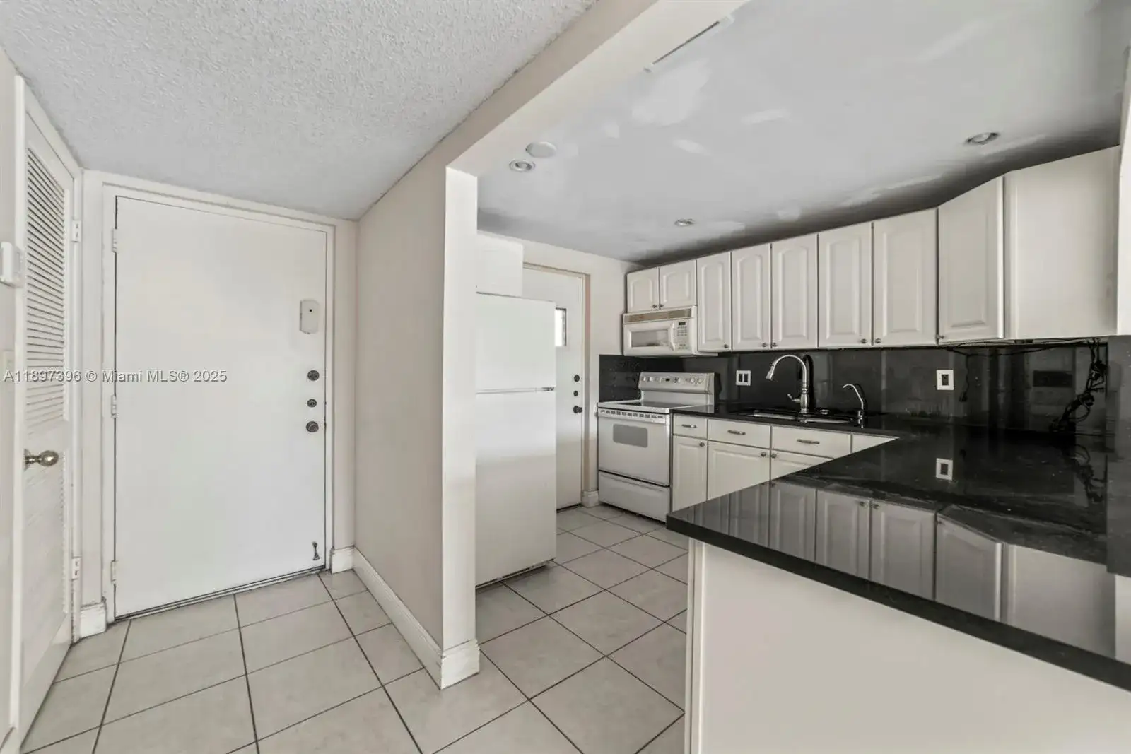 2311 S Cypress Bend Dr # 217A, Pompano Beach FL 33069 photo 2