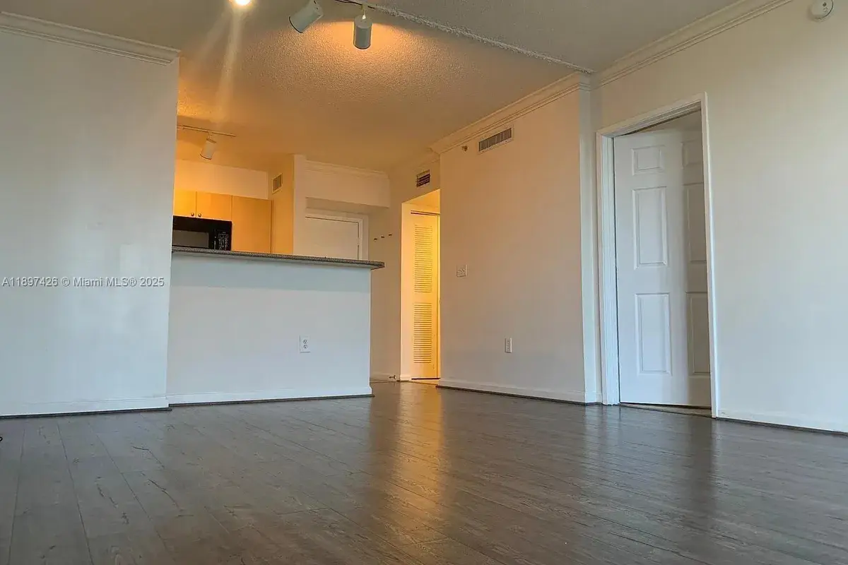 1919 Van Buren St # 719A, Hollywood FL 33020