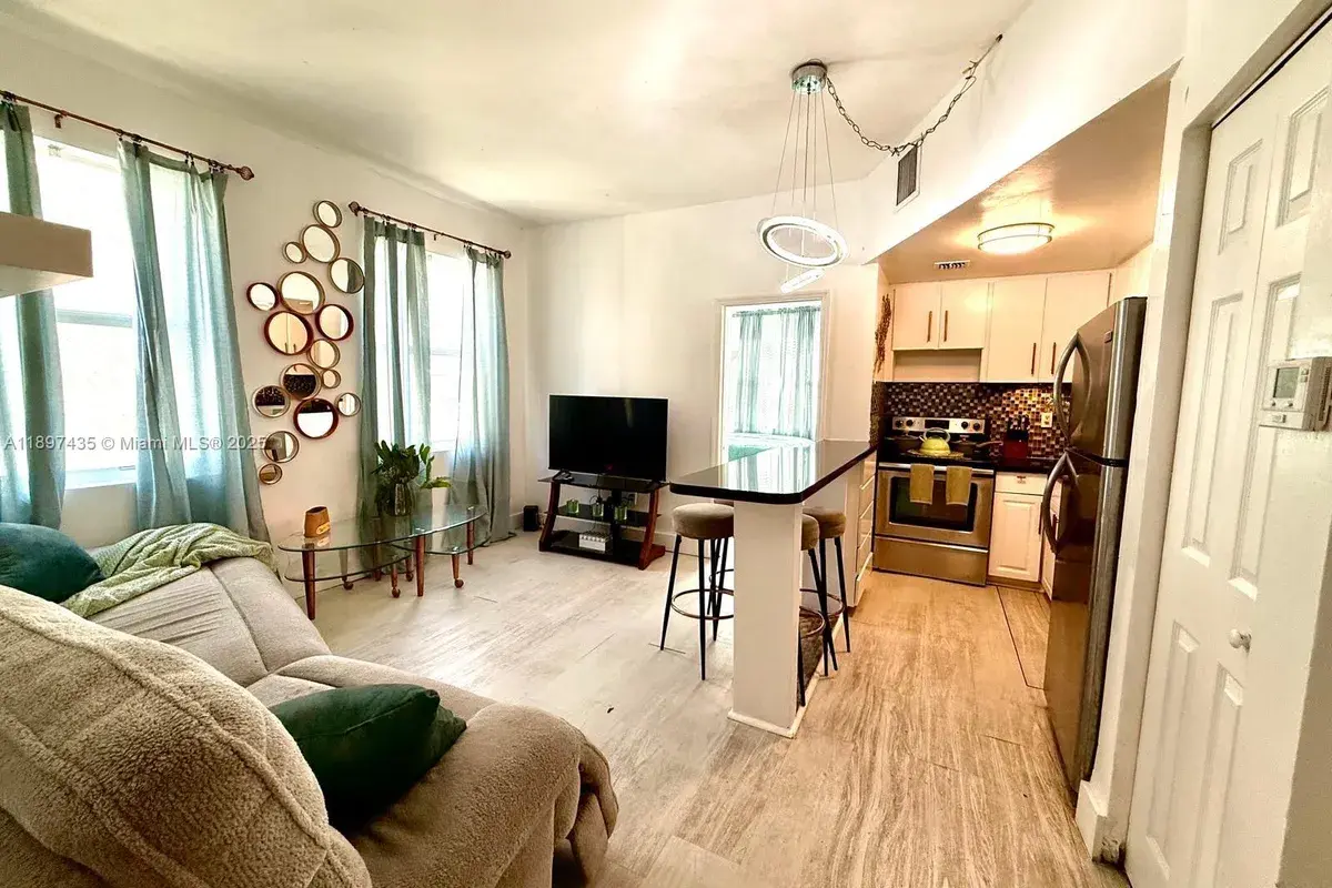 1342 Drexel Ave # 206, Miami Beach FL 33139