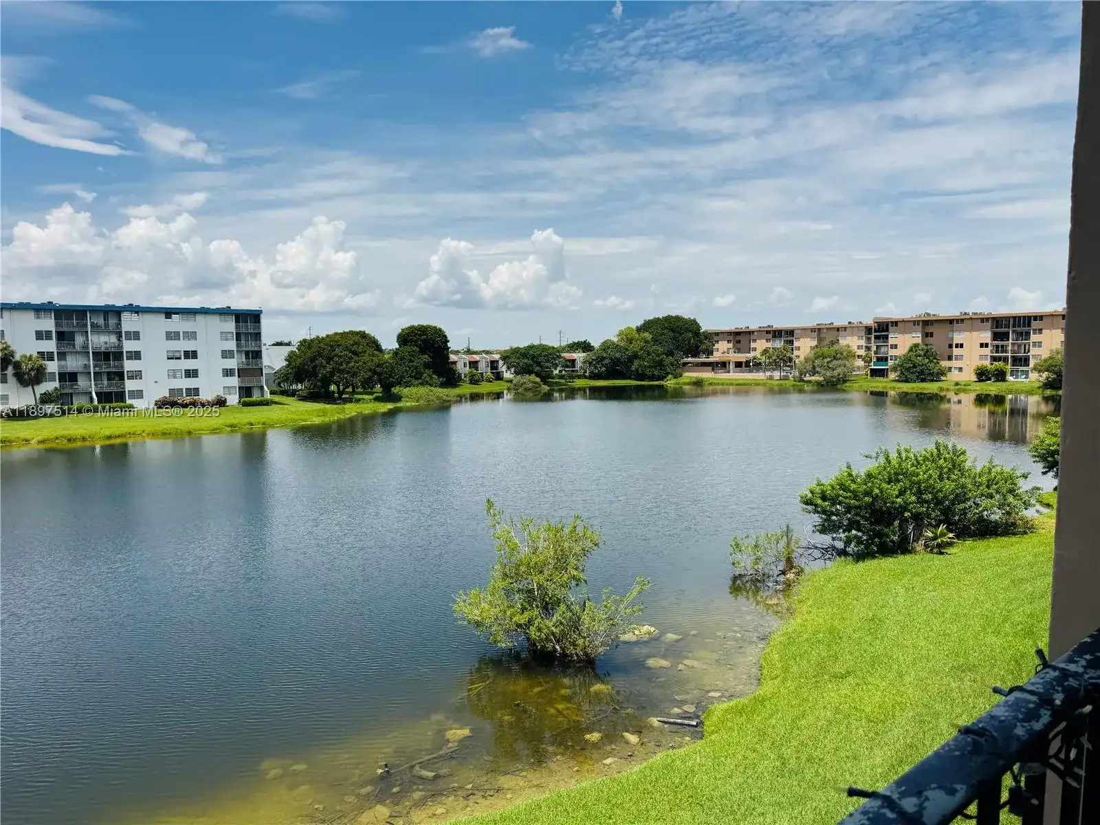 502 NW 87th Ave # 302, Miami FL 33172 photo 2