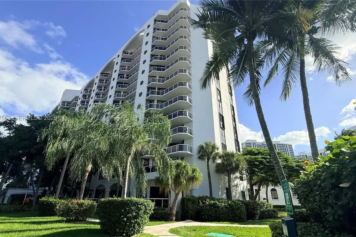 3610 Yacht Club Dr # 414, Aventura FL 33180