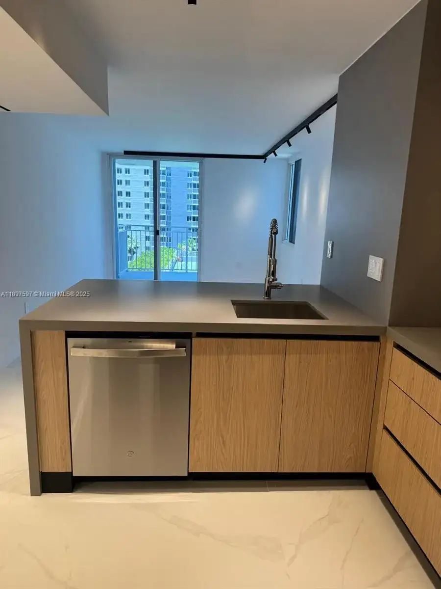 800 N Miami Ave # 901, Miami FL 33136 photo 3