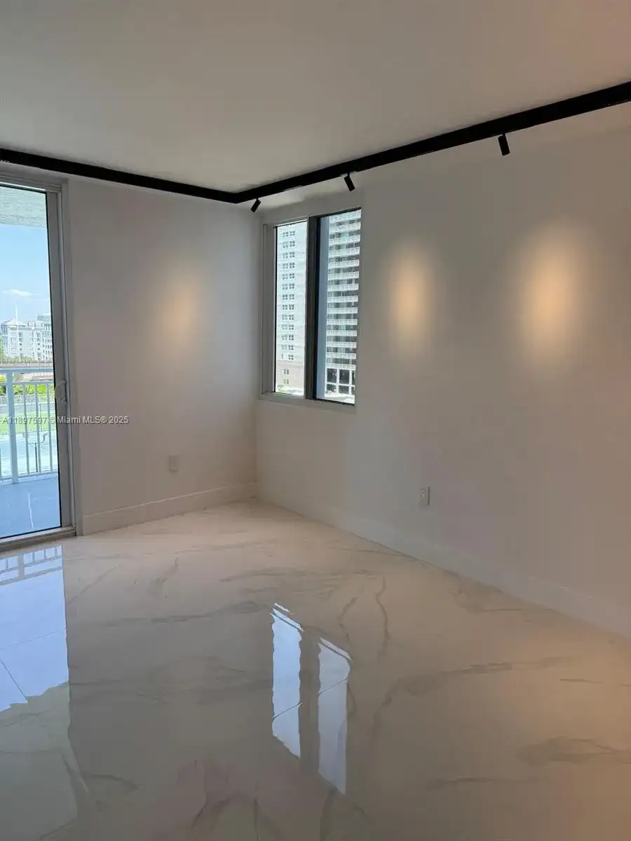 800 N Miami Ave # 901, Miami FL 33136 photo 4