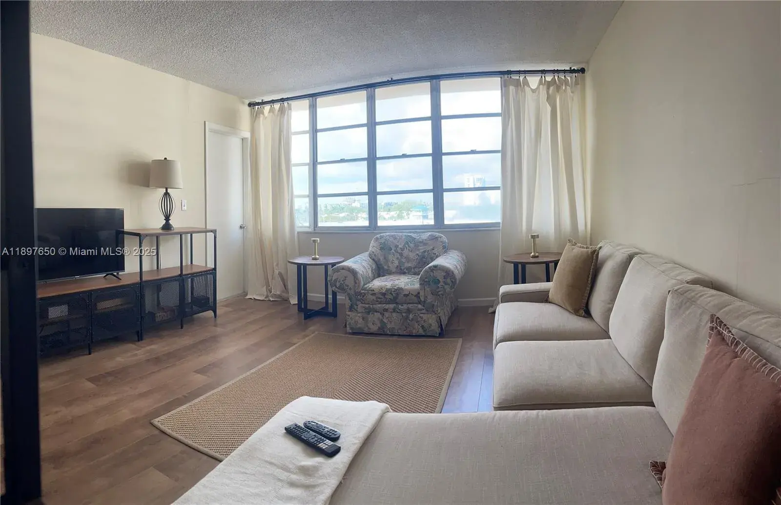 1825 S Ocean Dr # 707, Hallandale Beach FL 33009