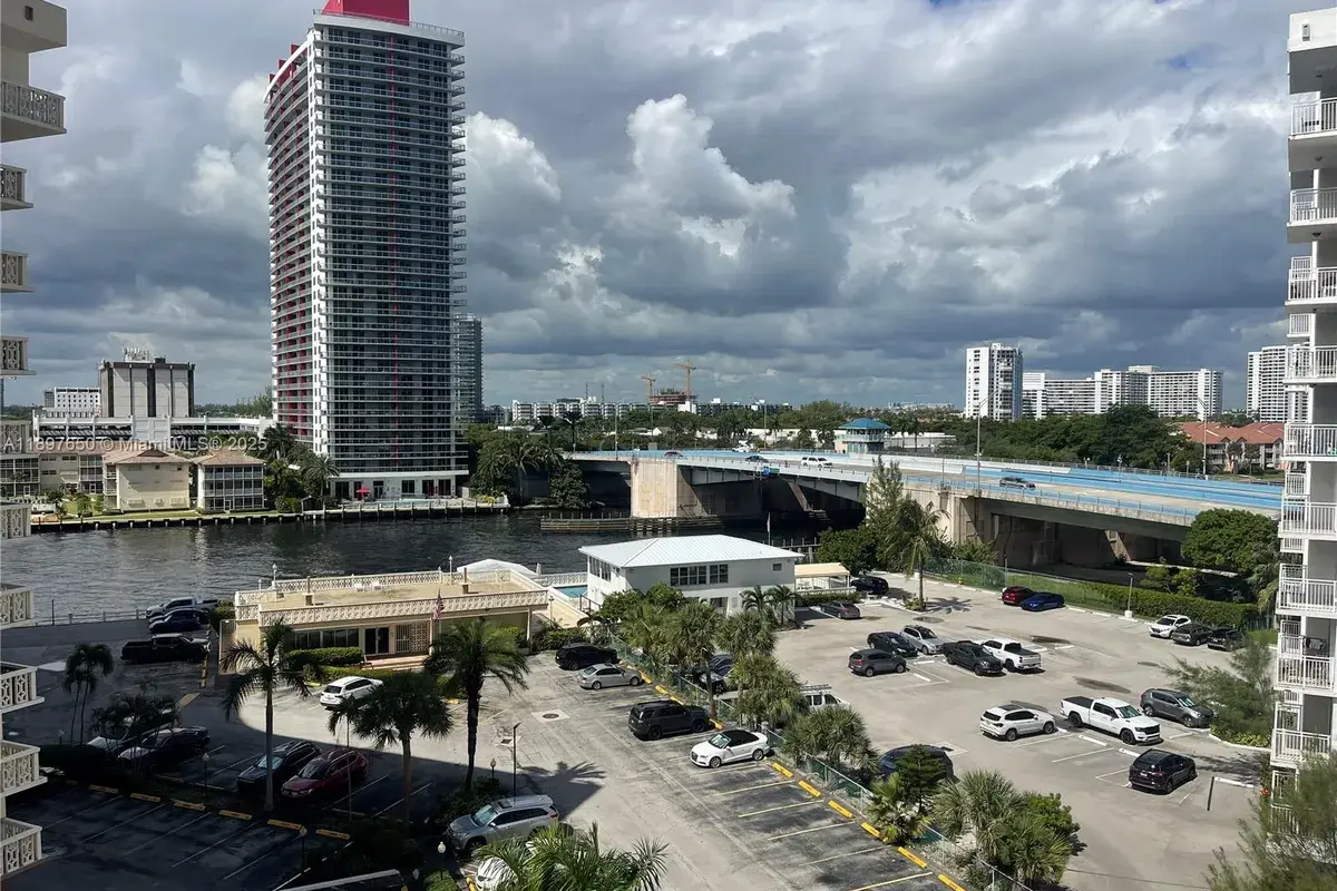1825 S Ocean Dr # 707, Hallandale Beach FL 33009
