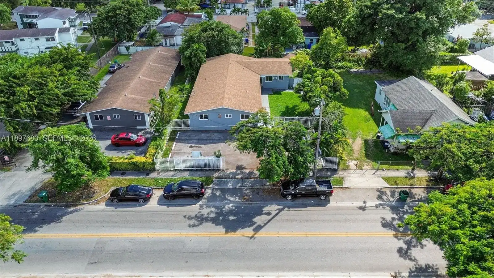 1864 NW 28th St, Miami FL 33142