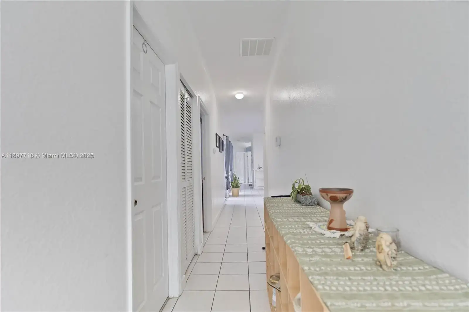 249 SE 32nd Ave, Homestead FL 33033 photo 2