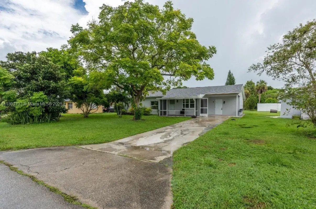 121 E 3rd street, Lehigh Acres FL 33936 photo 2