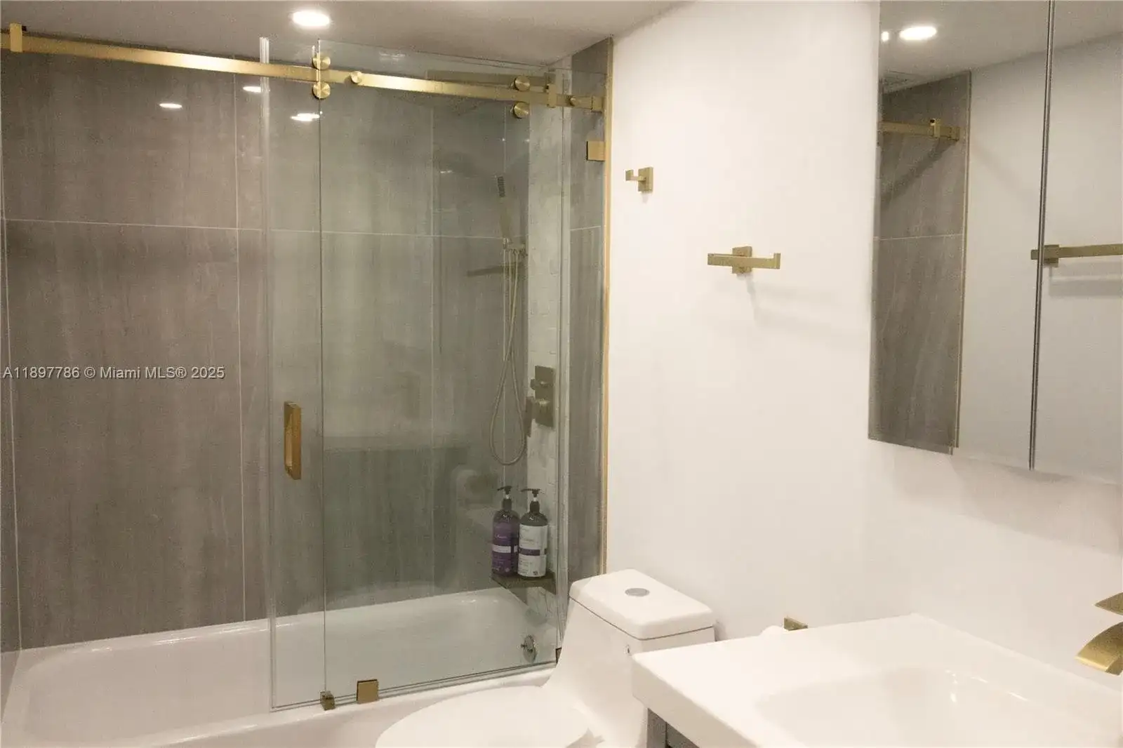 5005 Collins Ave # 1523, Miami Beach FL 33140 photo 4