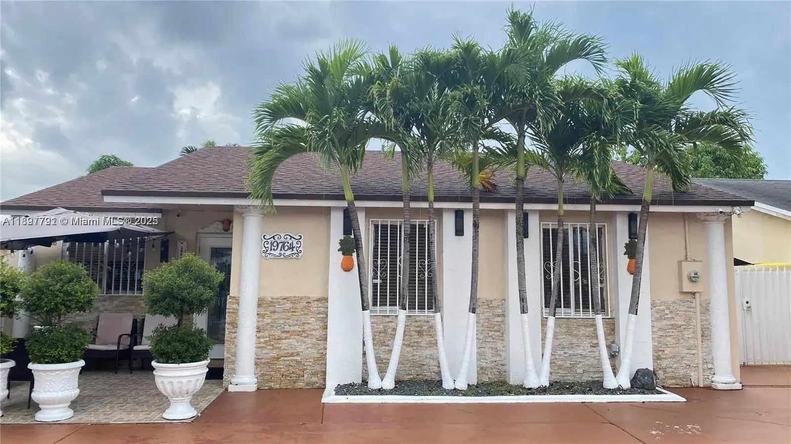 19764 NW 54 AVE, Miami Gardens FL 33055 photo 3