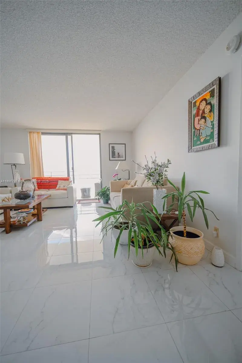 2500 Parkview Dr # 1111, Hallandale Beach FL 33009