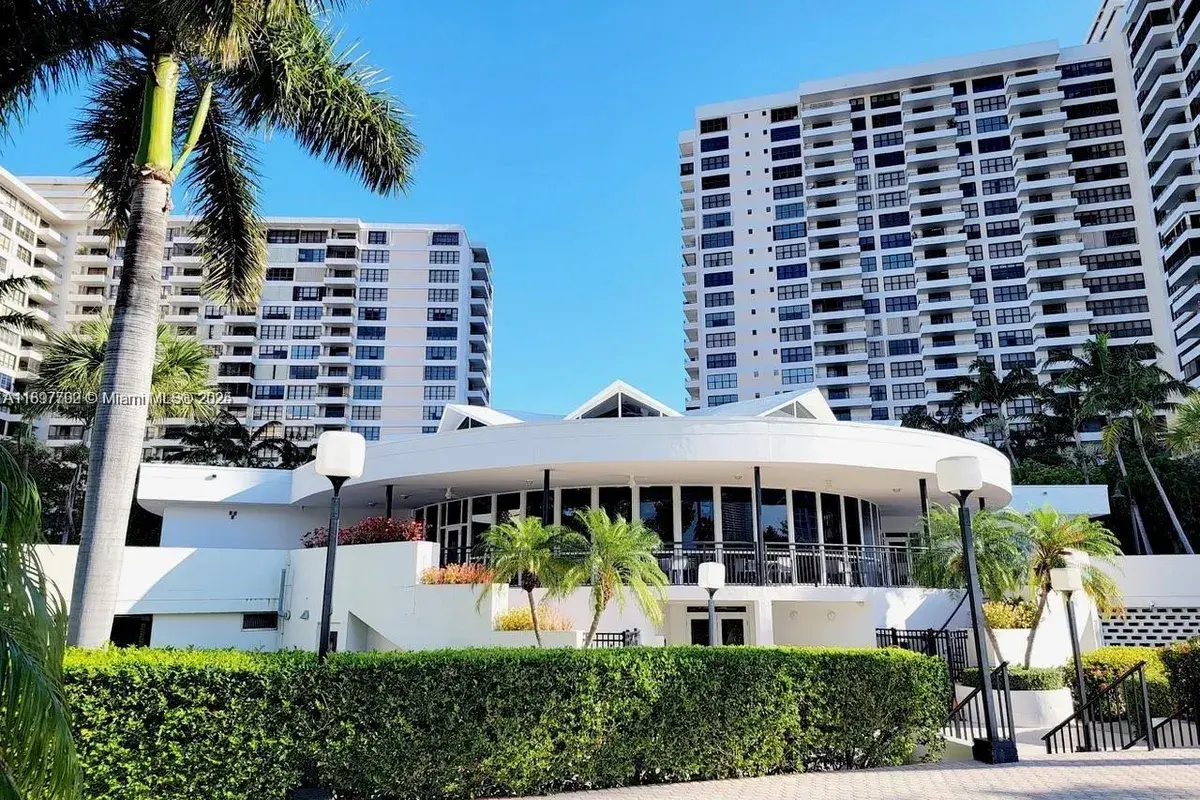 2500 Parkview Dr # 1111, Hallandale Beach FL 33009