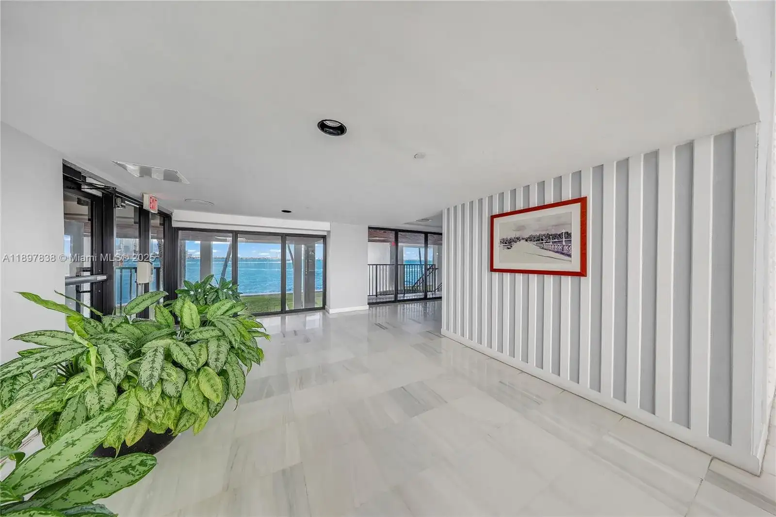 801 N Venetian Dr # 903, Miami FL 33139 photo 3