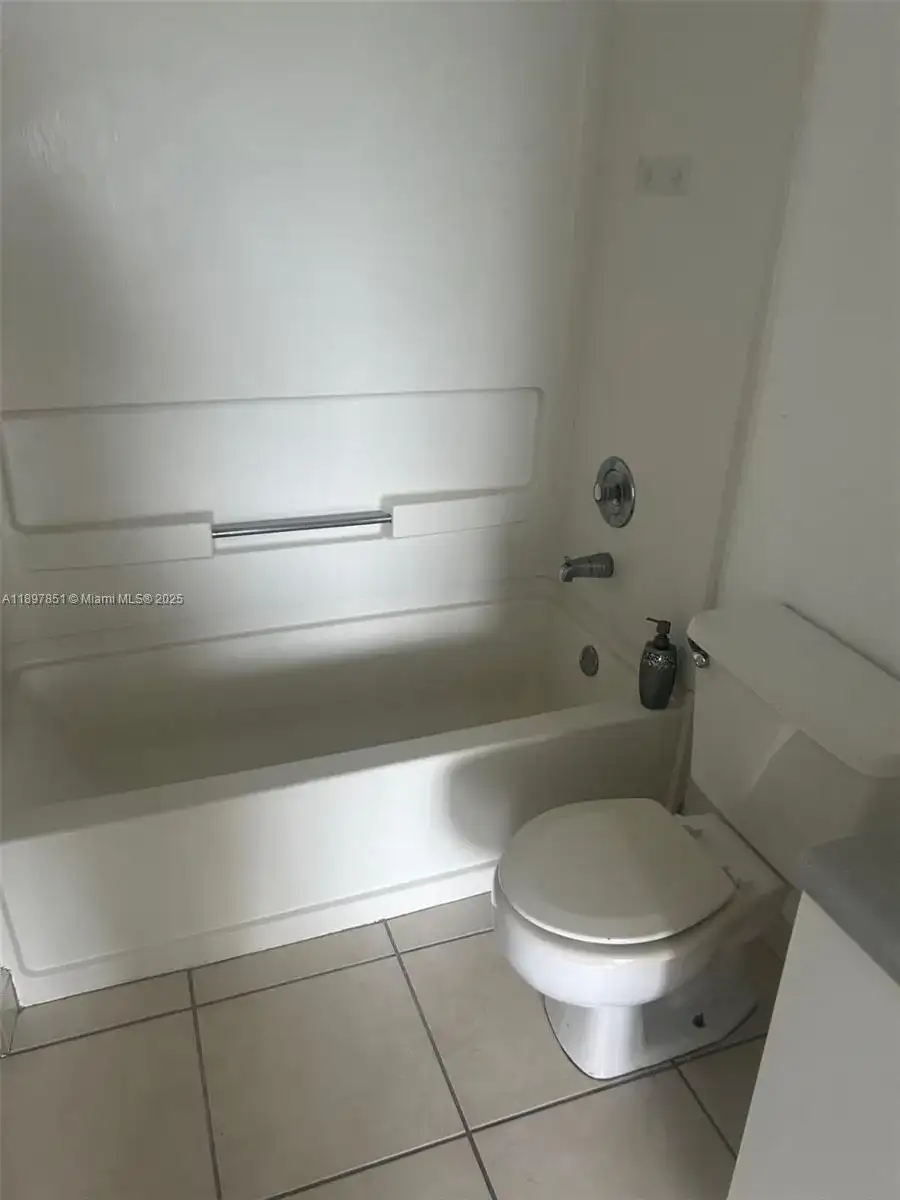 15231 SW 80th St # 503, Miami FL 33193 photo 5