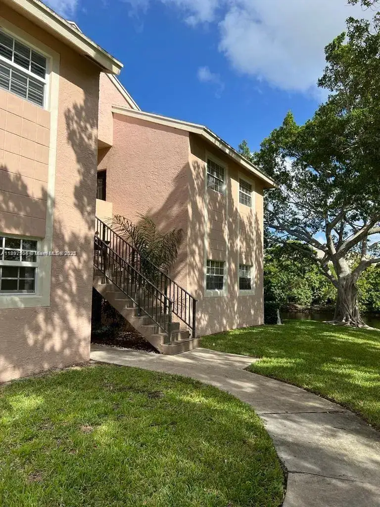 620 Cypress Club Way # I13, Deerfield Beach FL 33064