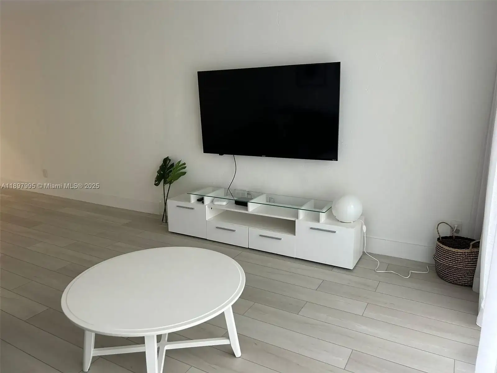 19390 Collins Ave # 118, Sunny Isles Beach FL 33160 photo 4