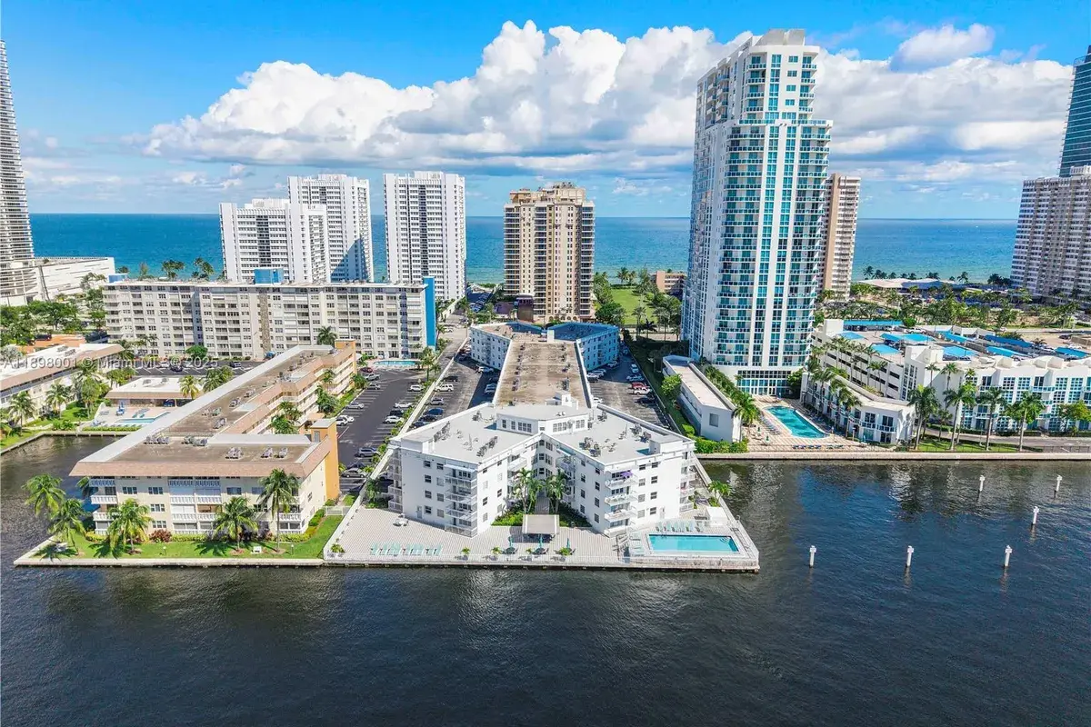 1913 S Ocean Dr # 113, Hallandale Beach FL 33009