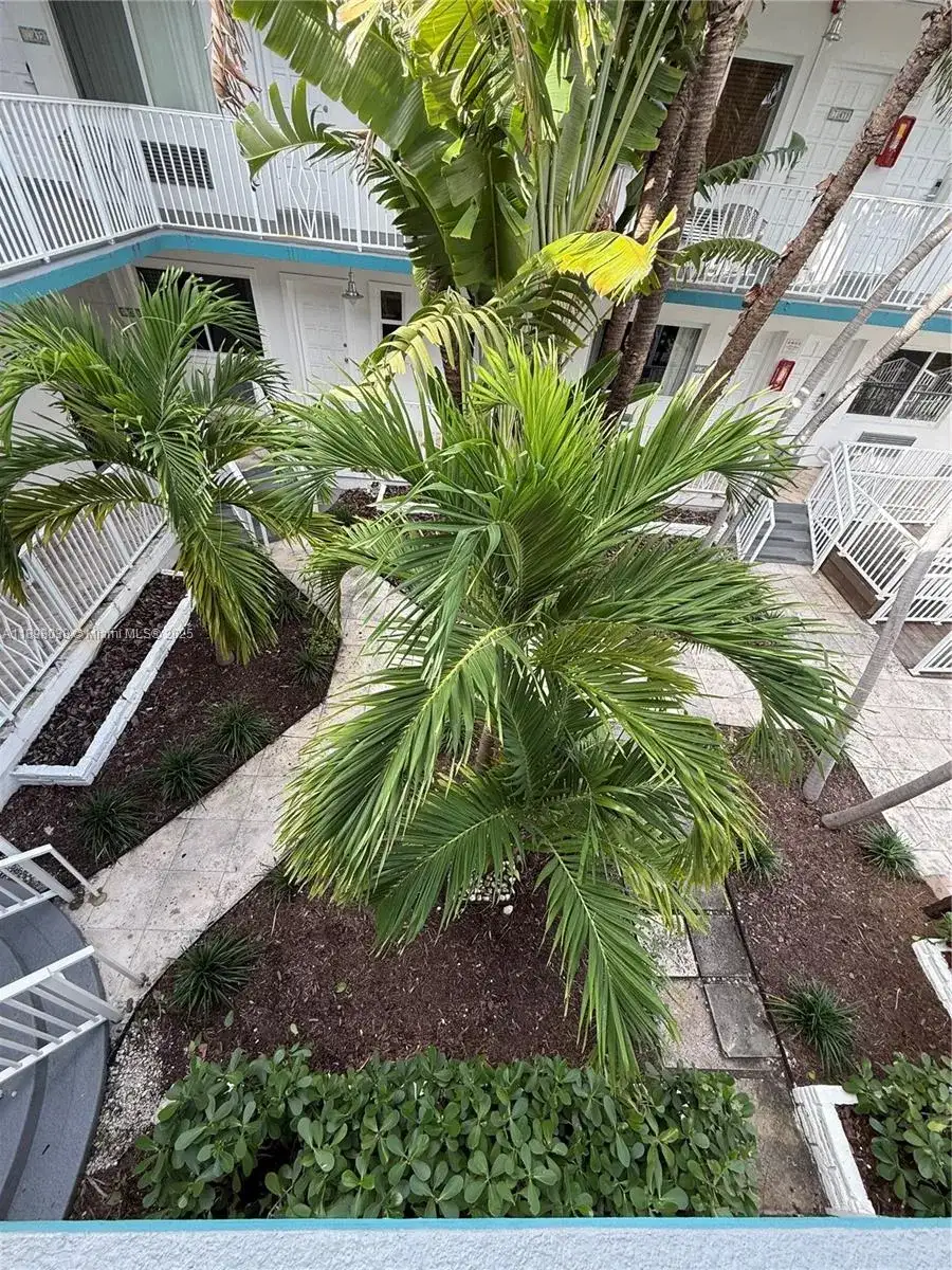7710 Harding Ave # 1, Miami Beach FL 33141 photo 4