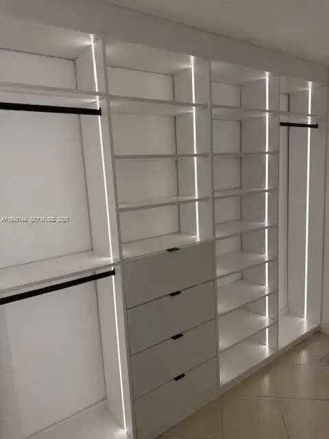 18071 Biscayne Blvd # 1204, Aventura FL 33160