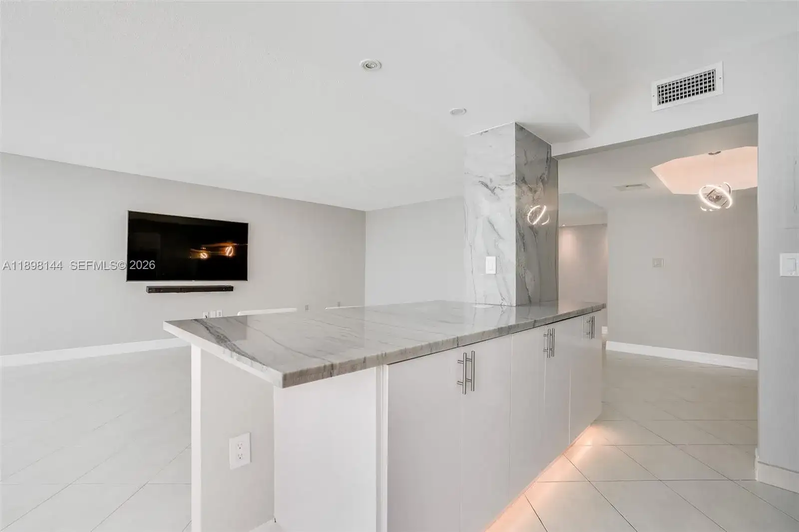 18071 Biscayne Blvd # 1204, Aventura FL 33160 photo 5