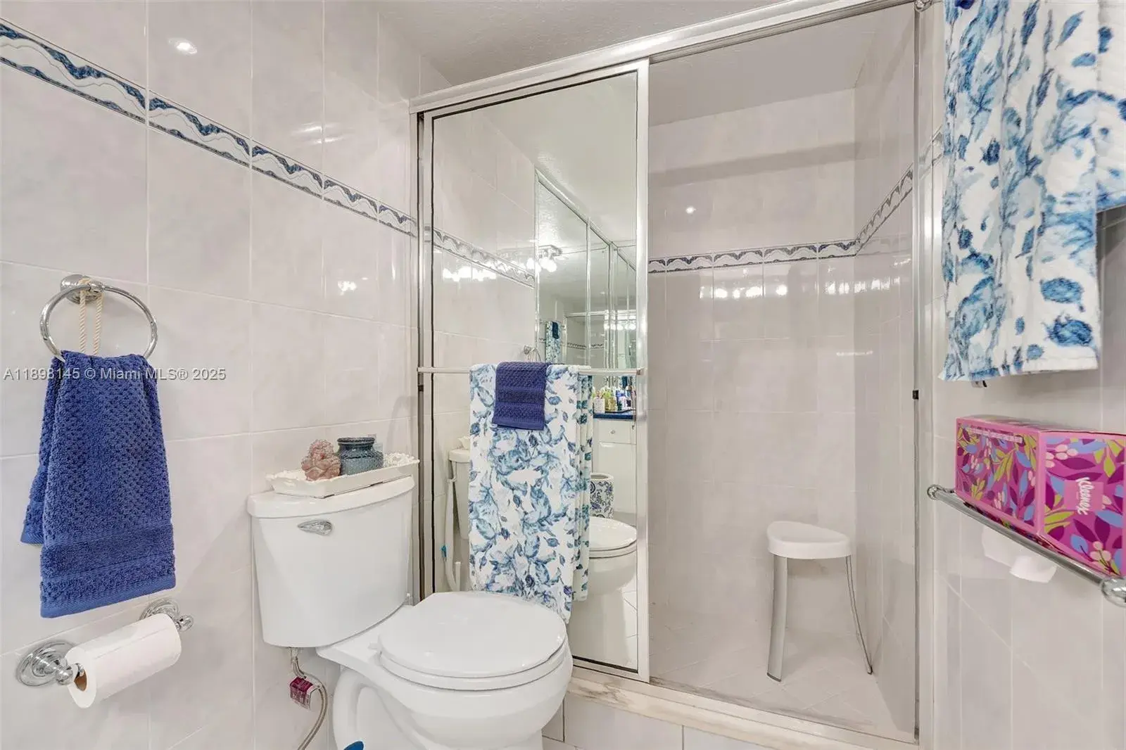 5517 Bayview Dr, Fort Lauderdale FL 33308