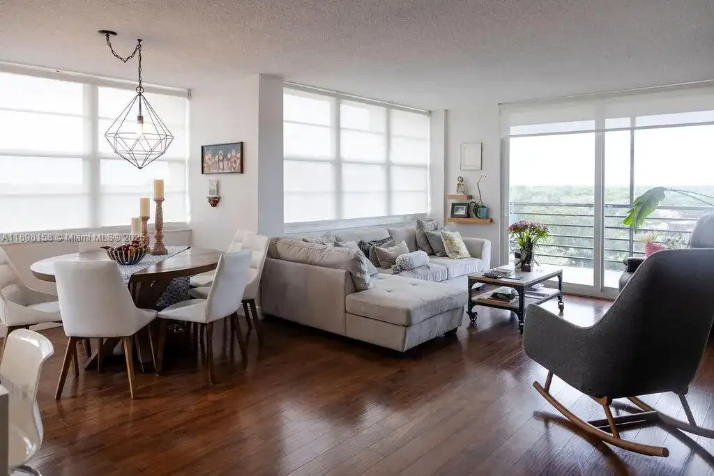 1300 Saint Charles Place, Pembroke Pines FL 33026 photo 4