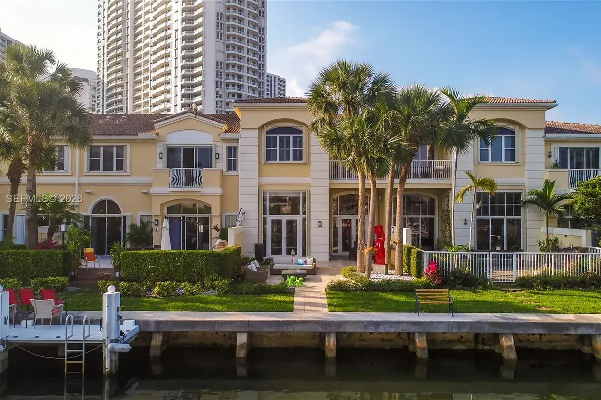 3705 NE 214 St # 13, Aventura FL 33180