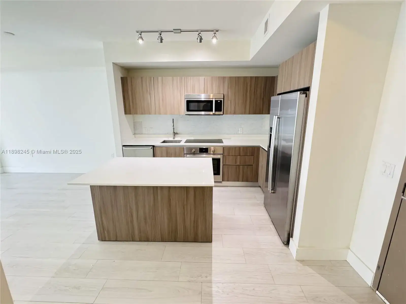 201 SW 17th Rd # 603, Miami FL 33129 photo 3