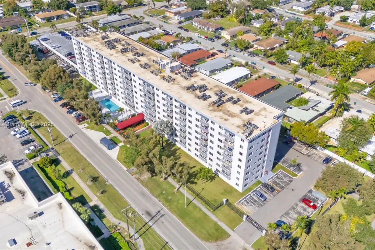 1251 NE 108th St # 810, Miami FL 33161