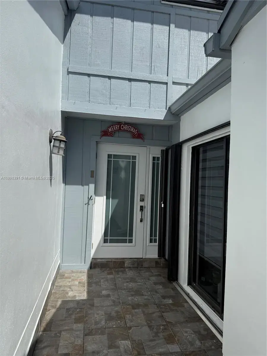 9869 NW 52nd Ter, Doral FL 33178
