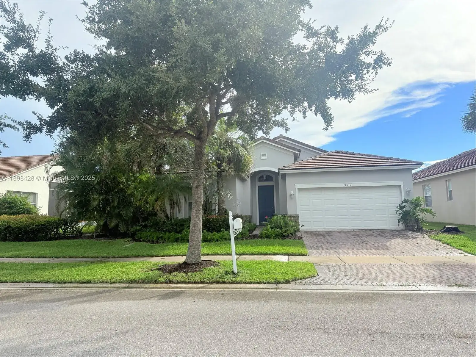 9517 SW Flowermound Cir, Port St. Lucie FL 34987