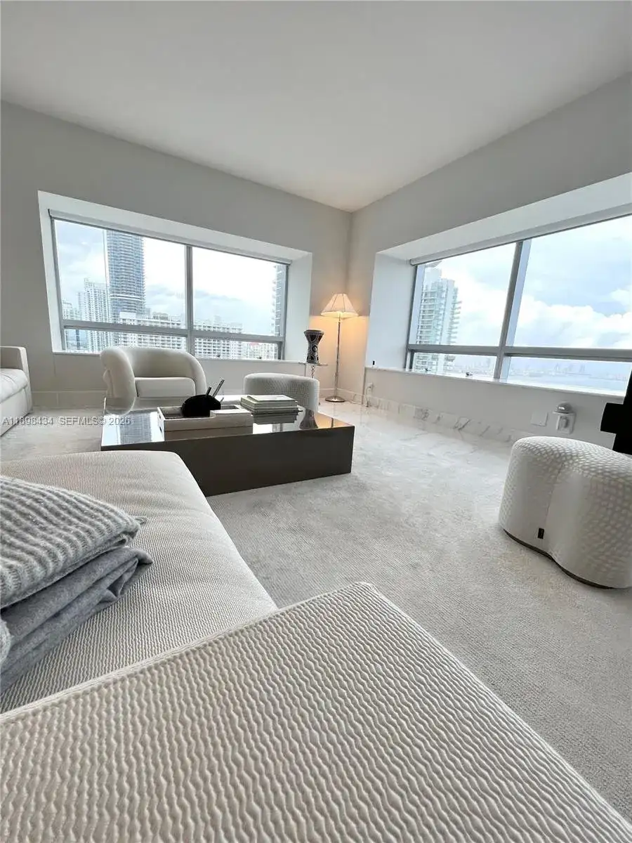 1435 Brickell Ave # 3307, Miami FL 33131 photo 3