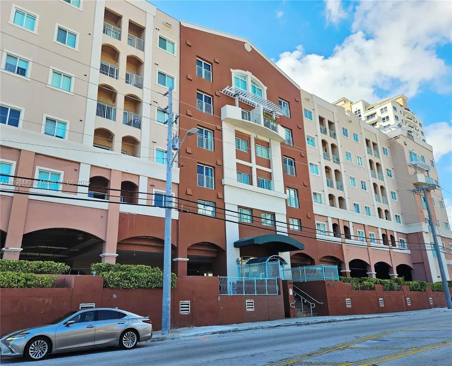 2280 SW 32nd Ave # 511, Miami FL 33145 photo 2