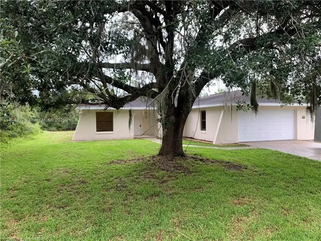 3017 Beech Avenue, Lake Placid FL 33852
