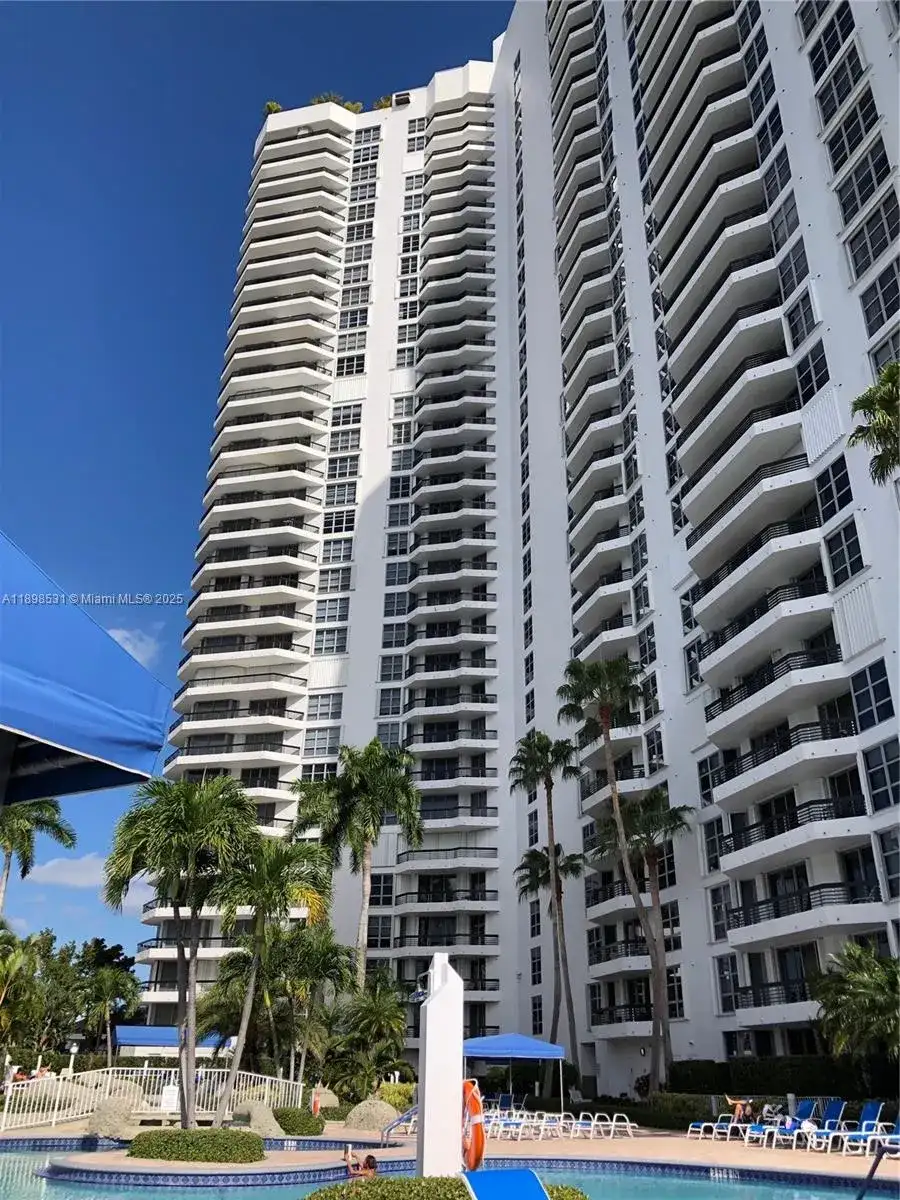 3530 Mystic Pointe Dr # 408, Aventura FL 33180 photo 4